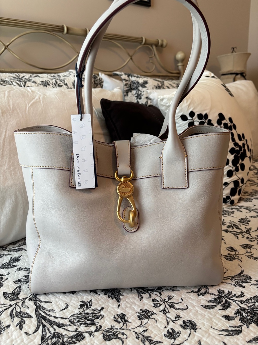 Dooney & Bourke Amelie Leather Tote in Ecru